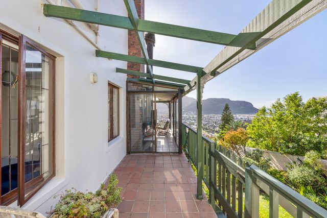 To Let 6 Bedroom Property for Rent in Fish Hoek Western Cape